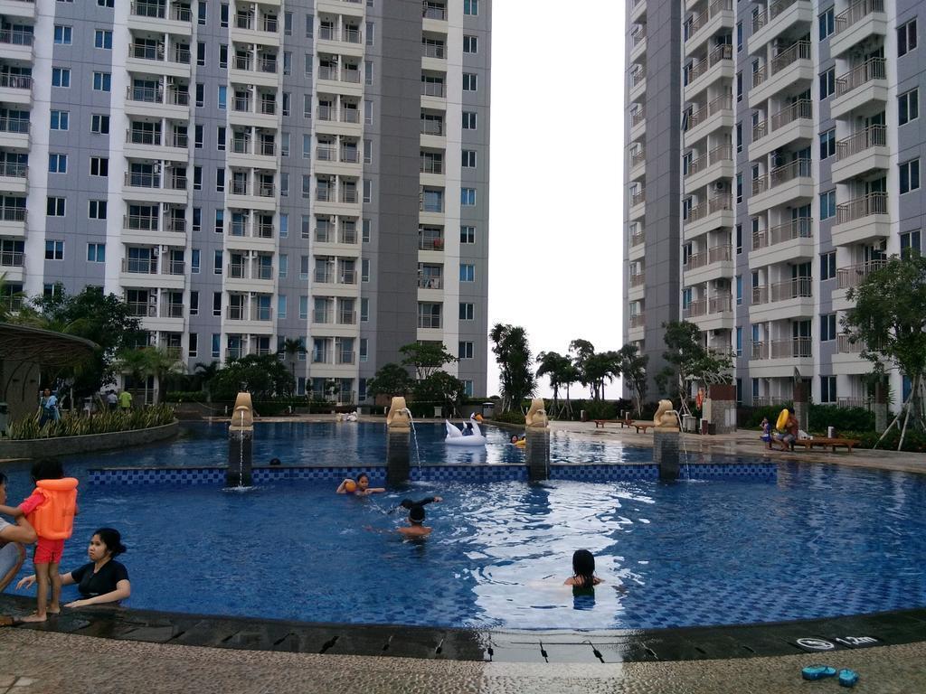 Cosmy Orchard Apartment Surabaya Exterior photo